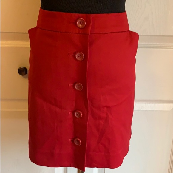 Red button down skirt with pockets - Picture 2 of 3